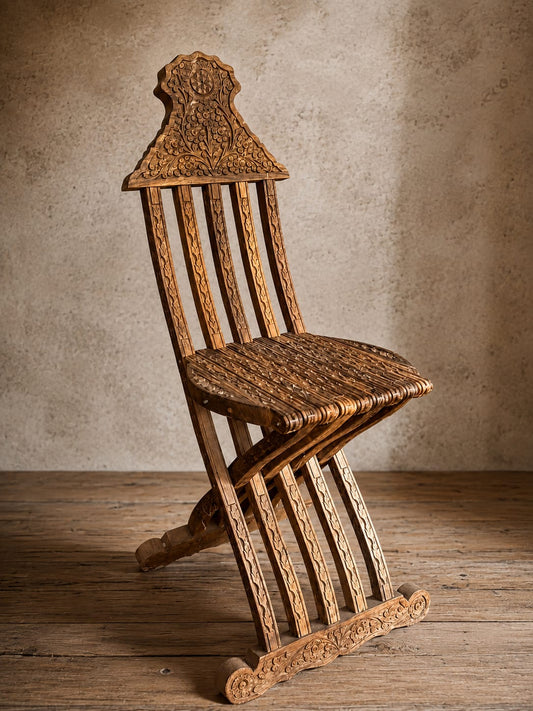 FOLDING CHAIR